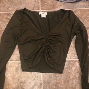 Green long sleeve crop top
